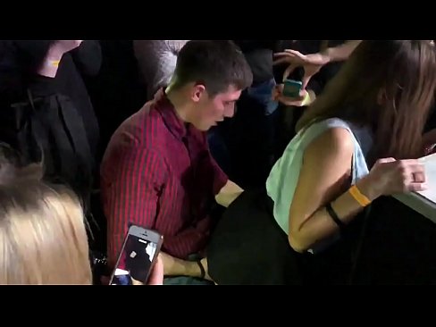 ❤️ Tinuod nga sekso sa usa ka nightclub sa Russia. Ang 18-anyos nga Ruso nga babaye sa anus ug puwerta nakighilawas sa usa ka nightclub ❤️❌ Fucking video  sa pornograpiya ceb.befuck-net.ru ❌❤